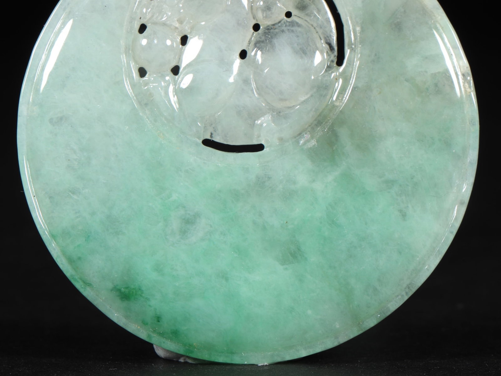 An Exquisite Jadeite Pendant - 5
