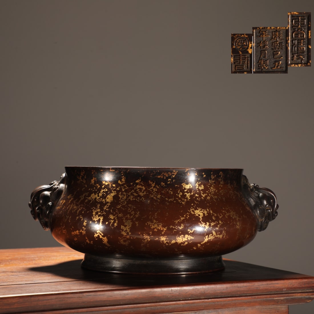 An Exquisite Gilt Bronze Double-Ears Censer: An Exquisite Gilt Bronze Double-Ears Censer Ming Dynasty, China Size:9.5cmx20cm Weight:3.2kg (The Dimensions Of All Batches Are Manually Measured.If You Need More Detailed Information, Please Contact