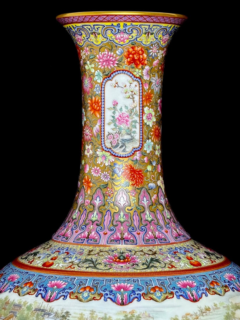 An Exquisite Famille-Rose Lotus Pattern Flower Pattern Landscape Pattern Vase - 4