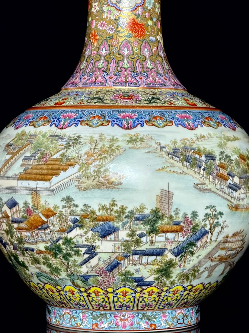 An Exquisite Famille-Rose Lotus Pattern Flower Pattern Landscape Pattern Vase - 5