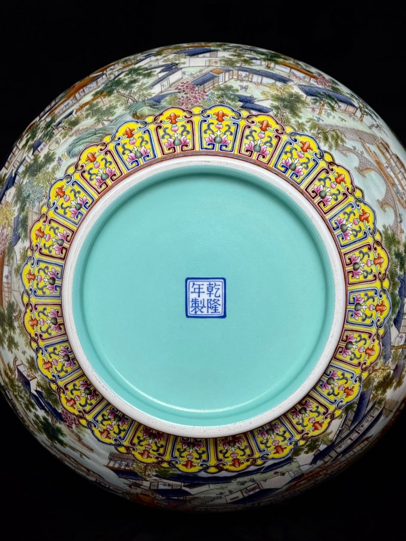 An Exquisite Famille-Rose Lotus Pattern Flower Pattern Landscape Pattern Vase - 9