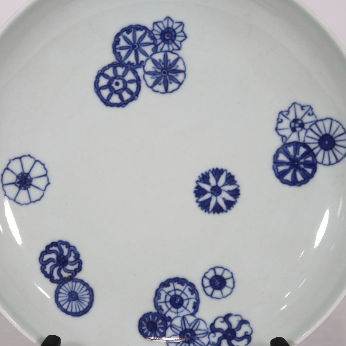 An Exquisite Blue and White Flower Pattern Plate - 2