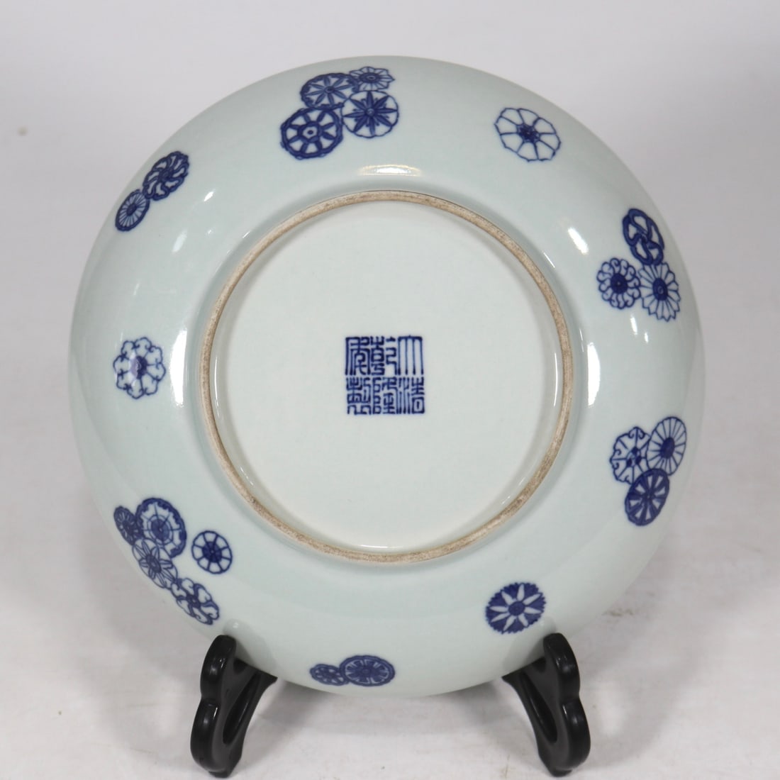 An Exquisite Blue and White Flower Pattern Plate - 4