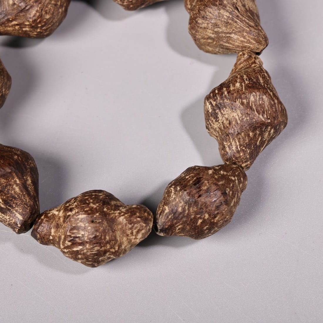 An Exquisite Eaglewood Bracelets - 10