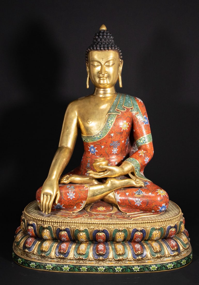 An Exquisite Cloisonne Buddha Statue: An Exquisite Cloisonne Buddha Statue Qing Dynasty, China Qianlong Six-character Mark Size:79cmx58cm Weight:34kg (The Dimensions Of All Batches Are Manually Measured.If You Need More Detailed