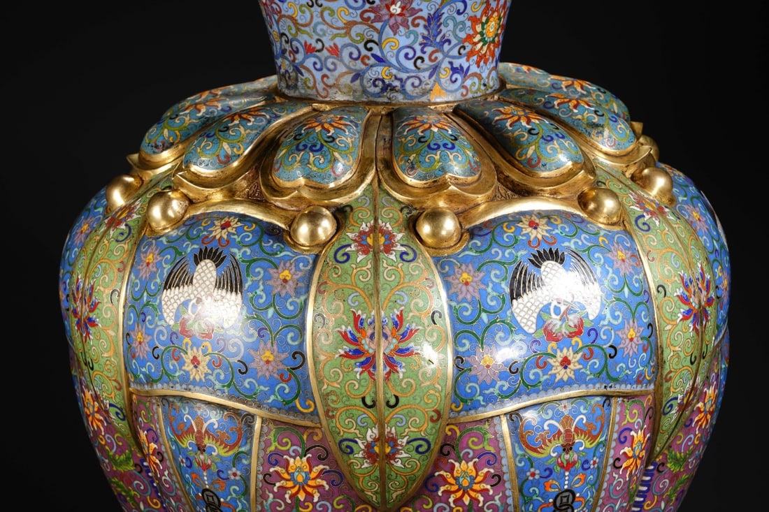 An Exquisite Cloisonne Lotus Pattern Crane Pattern Vase - 2