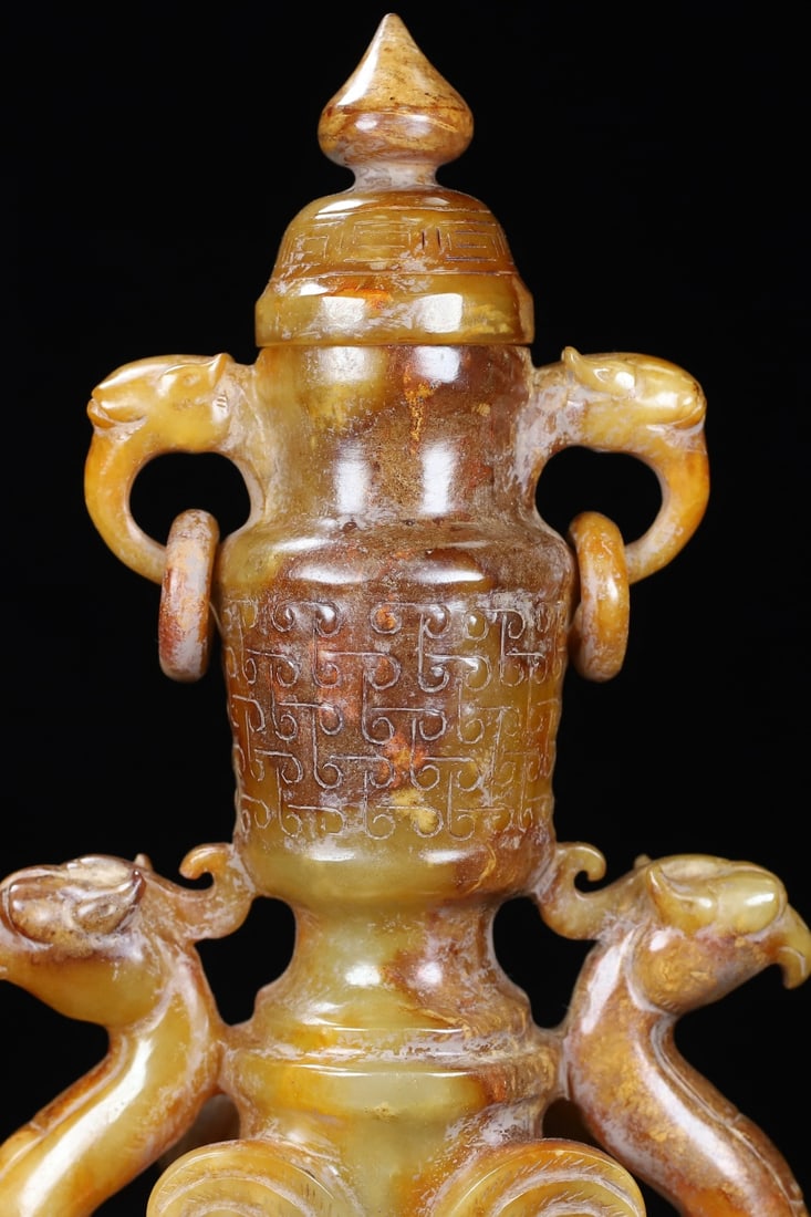 An Exquisite White Jade Phoenix-Shaped Vase - 7