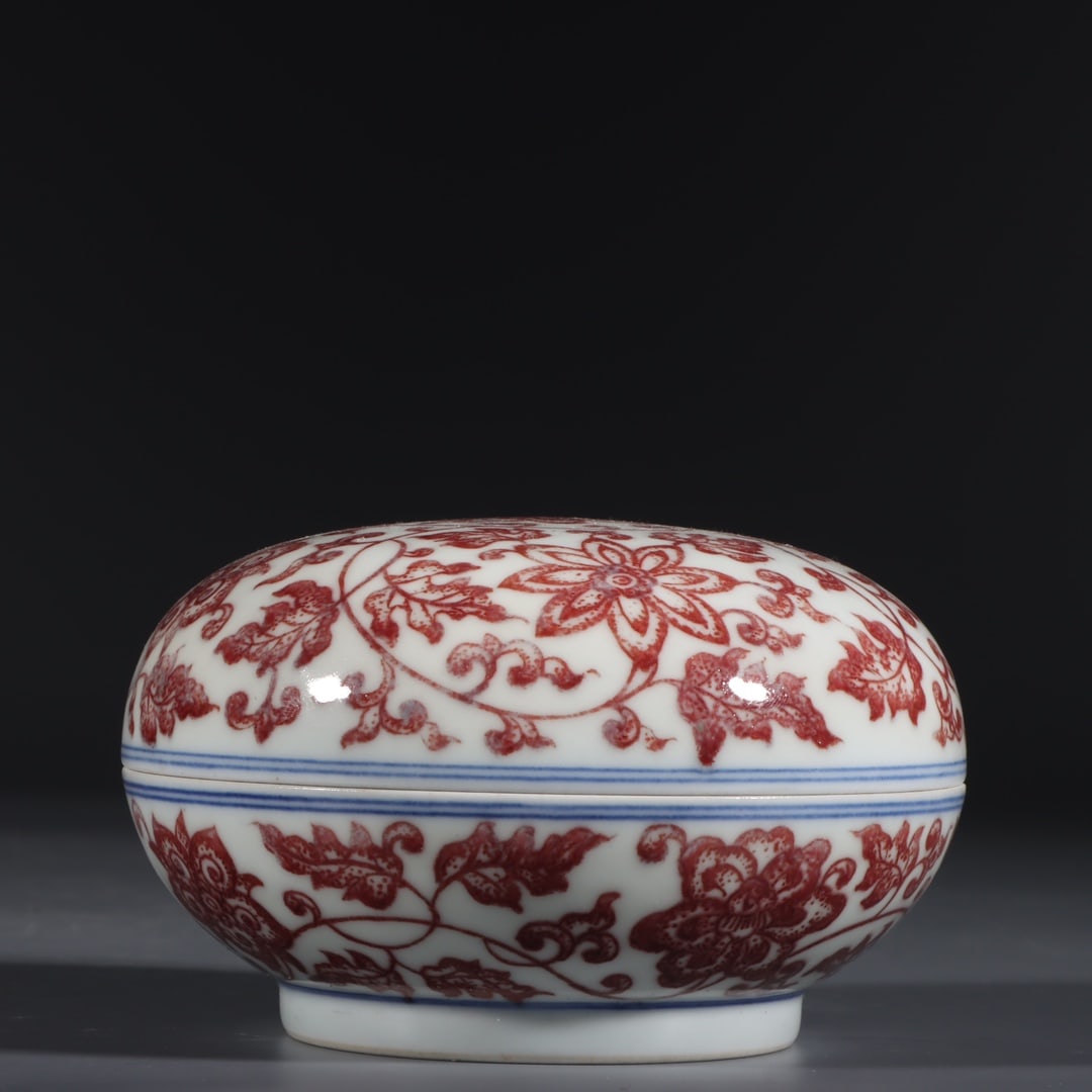 An Exquisite Underglaze-Red Lotus Pattern Box: An Exquisite Underglaze-Red Lotus Pattern Box Qing Dynasty, China Yongzheng Six-character Mark Size:6.5cmx11cm (The Dimensions Of All Batches Are Manually Measured.If You Need More Detailed