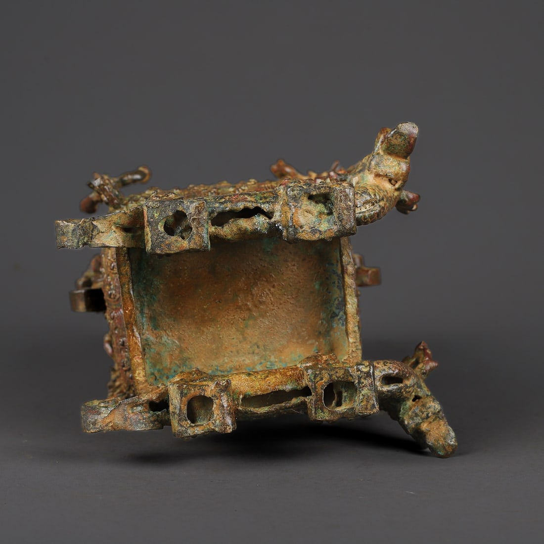 An Exquisite Bronze Auspicious Beast Pattern Vase - 10