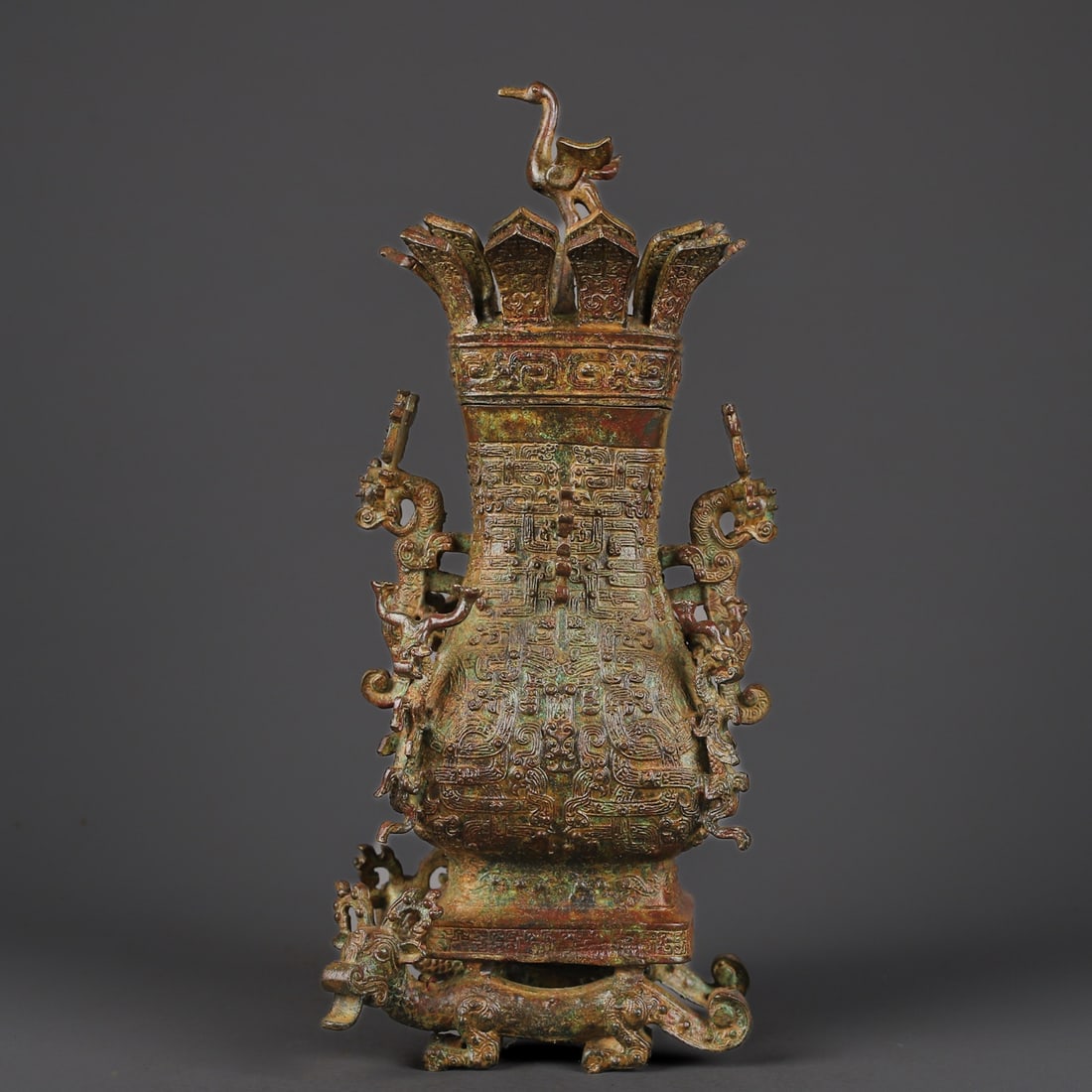 An Exquisite Bronze Auspicious Beast Pattern Vase: An Exquisite Bronze Auspicious Beast Pattern Vase W.Zhou , China Size:14cmx33cm Weight:2670g (The Dimensions Of All Batches Are Manually Measured.If You Need More Detailed Information, Please Contact