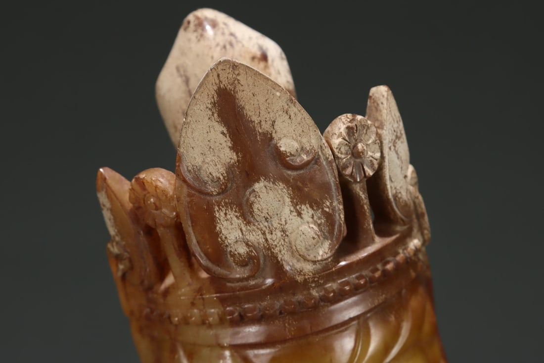 An Exquisite White Jade Buddha head - 4