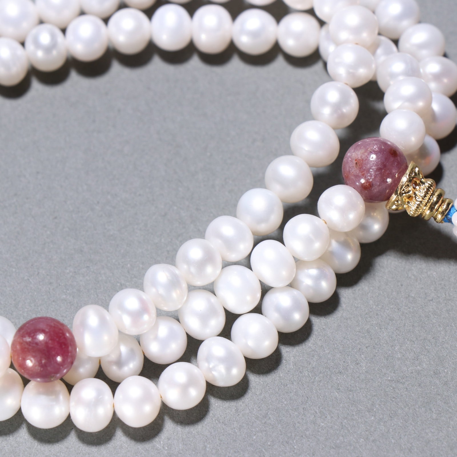 An Exquisite Pearl Bracelets - 9