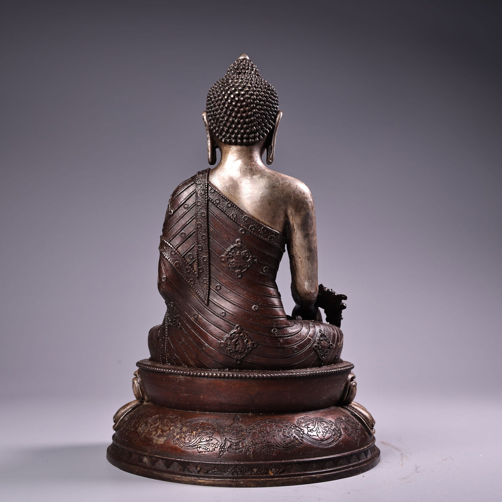 An Exquisite Silver Bronze Buddha Statue - 8