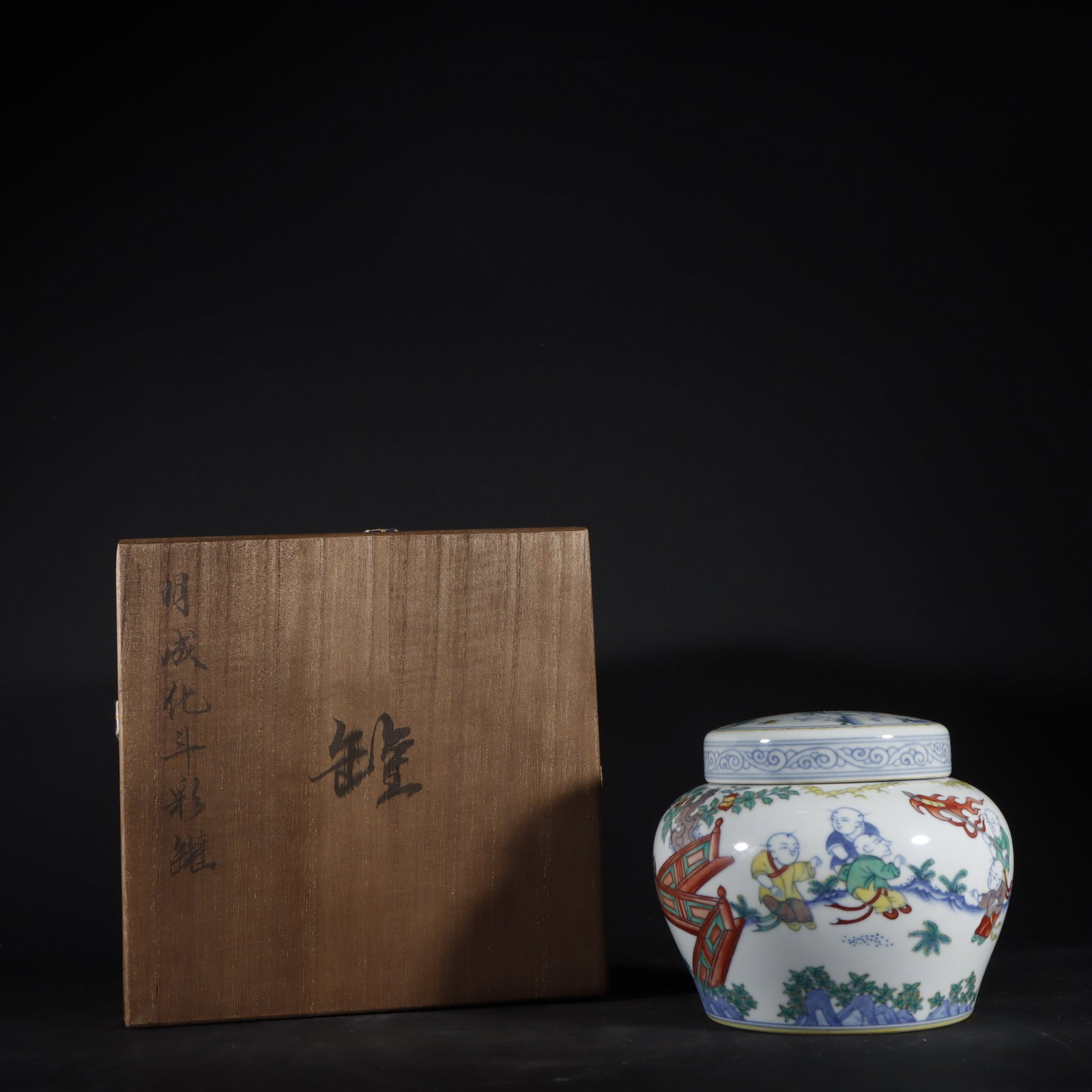 An Exquisite Doucai Character and Story Pattern Jar: An Exquisite Doucai Character and Story Pattern Jar Ming Dynasty, China Chenghua Six-character Mark Size:11.5cmx14cm (The Dimensions Of All Batches Are Manually Measured.If You Need More Detailed
