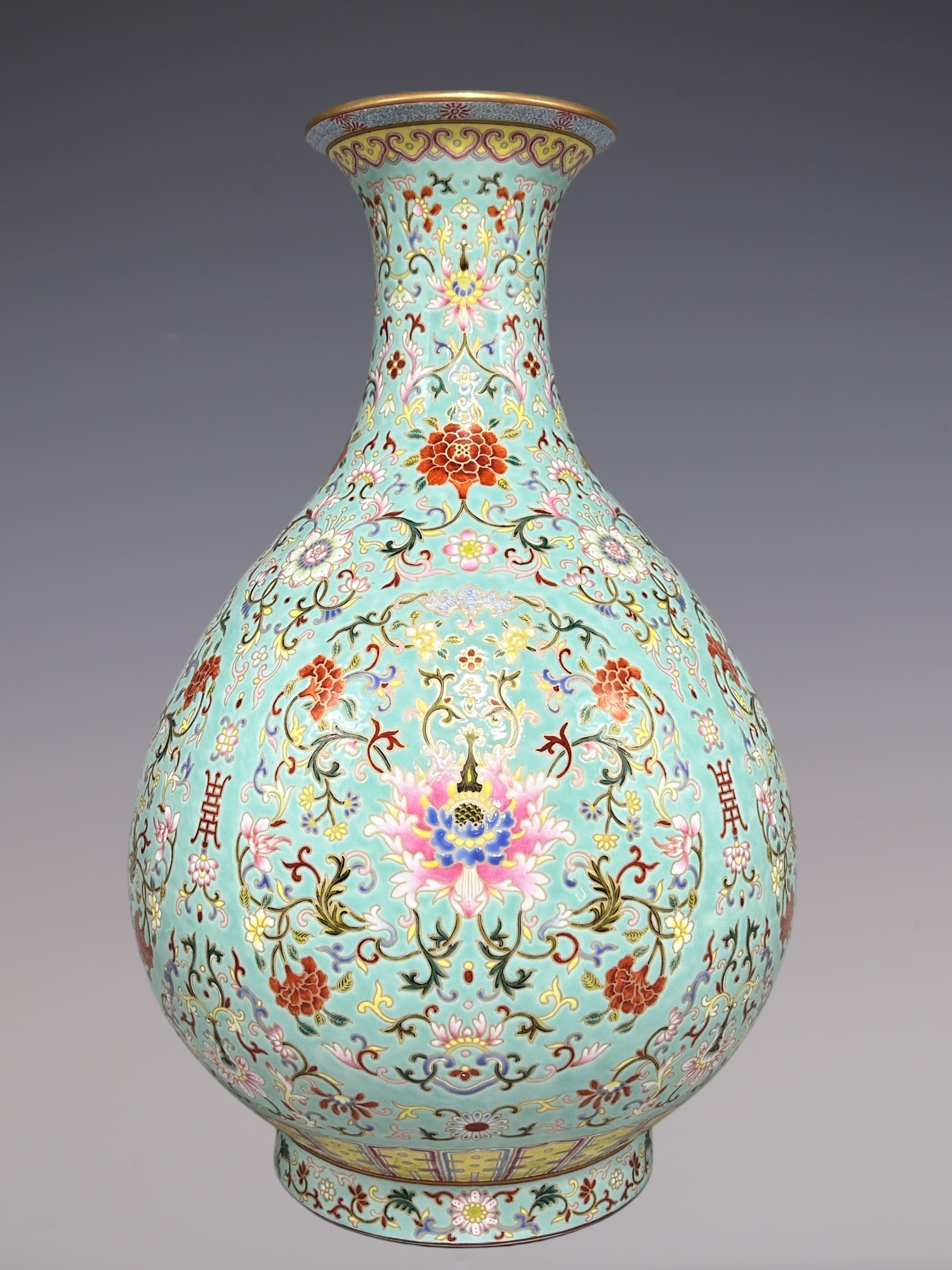 An Exquisite Enamel Lotus Pattern Bats and Peach Pattern Vase - 4