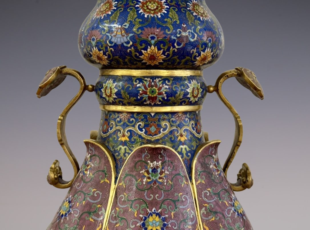 An Exquisite Cloisonne Lotus Pattern Double-Ears Vase - 3