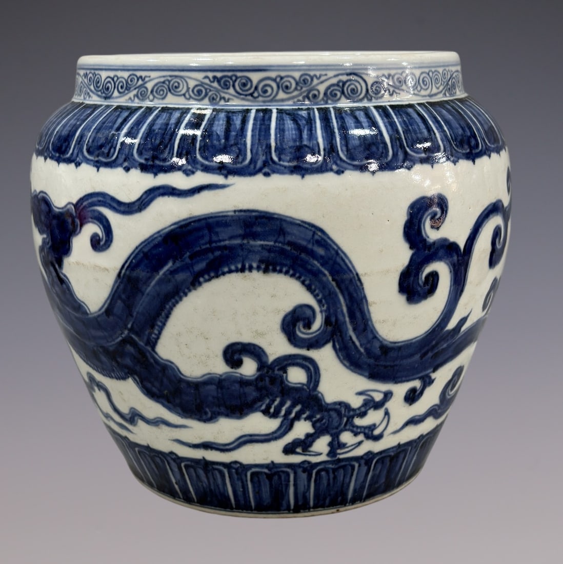 An Exquisite Blue and White Dragon Pattern Vat - 5