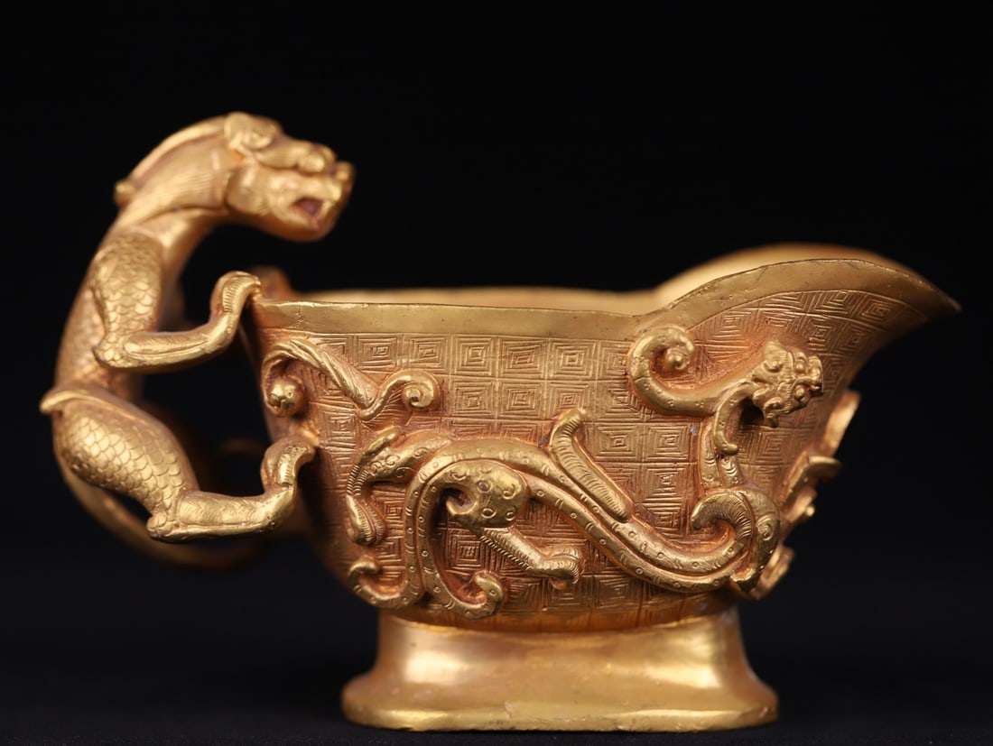 An Exquisite Gilt Bronze Chi-Dragon Pattern Cup - 3