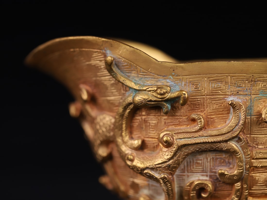 An Exquisite Gilt Bronze Chi-Dragon Pattern Cup - 8