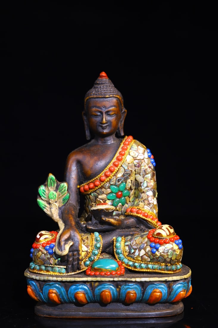 An Exquisite Yak bone Inlaid Gems Dzi Bead Statue of Sakyamuni: An Exquisite Yak bone Inlaid Gems Dzi Bead Statue of Sakyamuni Qing Dynasty, China Size:13.5cmx10cm Weight:420g (The Dimensions Of All Batches Are Manually Measured.If You Need More Detailed
