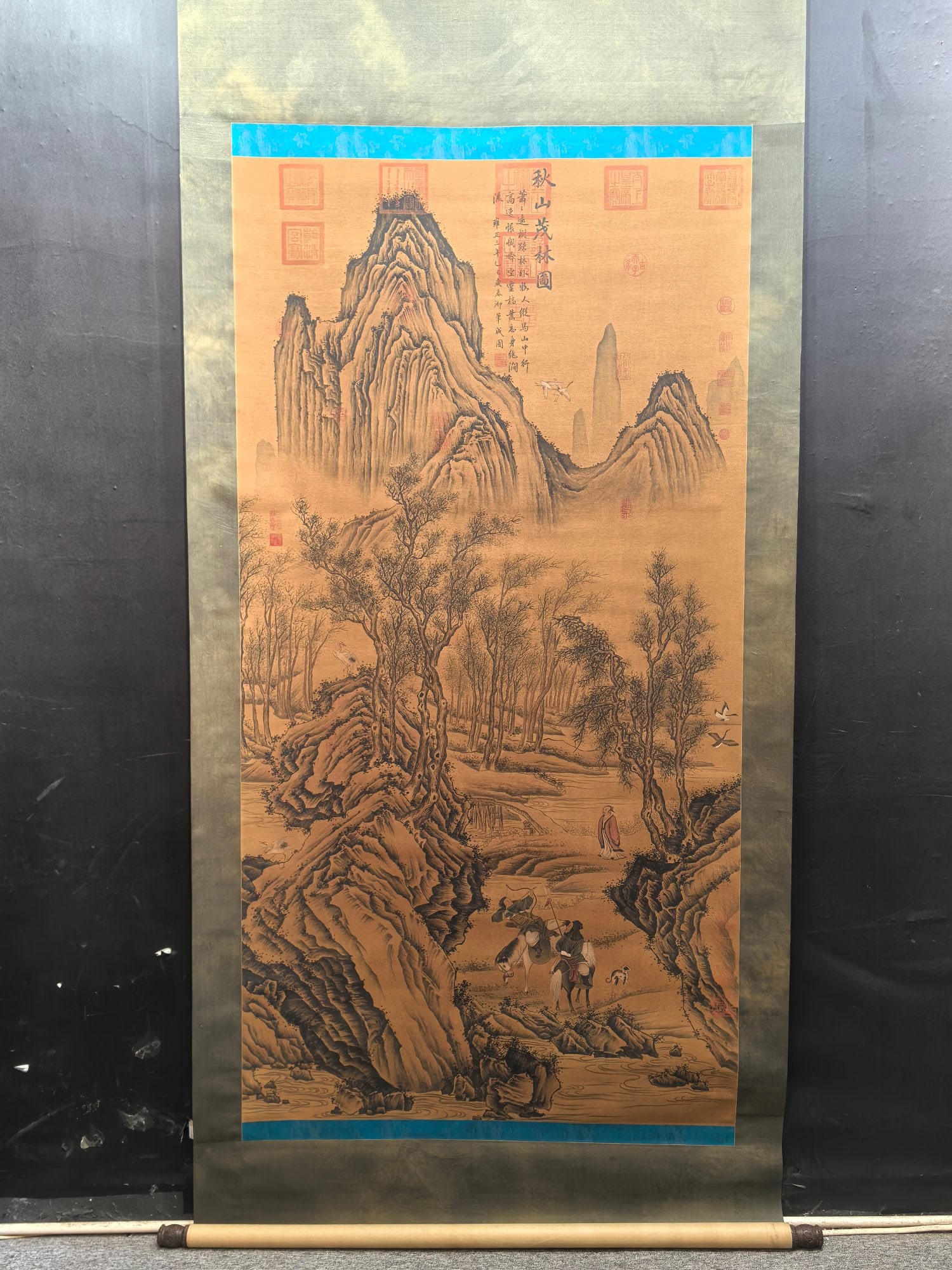 A Chinese Vertical Scroll Ink Painting of Landscape on Silk: A Chinese Vertical Scroll Ink Painting of Landscape on Silk Yong zheng Size:99.5cmx190.2cm (The Dimensions Of All Batches Are Manually Measured.If You Need More Detailed Information, Please Contact Ou