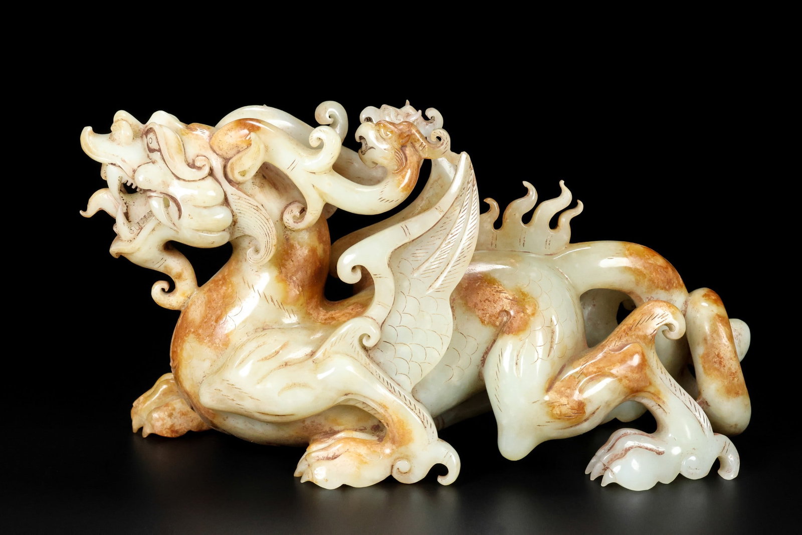 An Exquisite White Jade Auspicious Beast Ornament: An Exquisite White Jade Auspicious Beast Ornament Qing Dynasty, China Size:29cmx15cmx10cm Weight:2732g (The Dimensions Of All Batches Are Manually Measured.If You Need More Detailed Information,