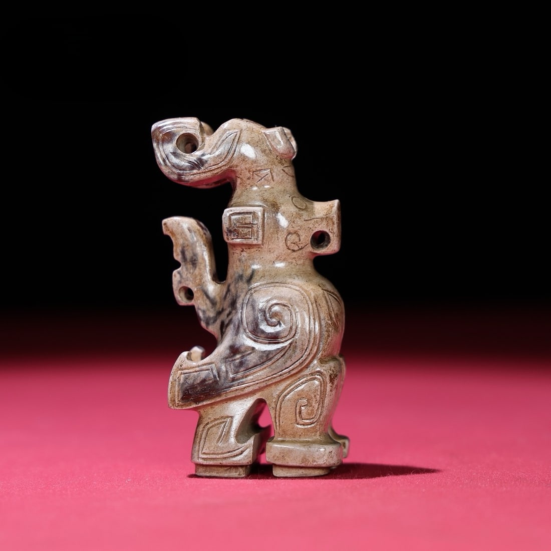 An Exquisite White Jade Bird Pendant: An Exquisite White Jade Bird Pendant Han Dynasty, China Size:7.5cmx3.7cmx2.8cm Weight:112g (The Dimensions Of All Batches Are Manually Measured.If You Need More Detailed Information, Please Contact
