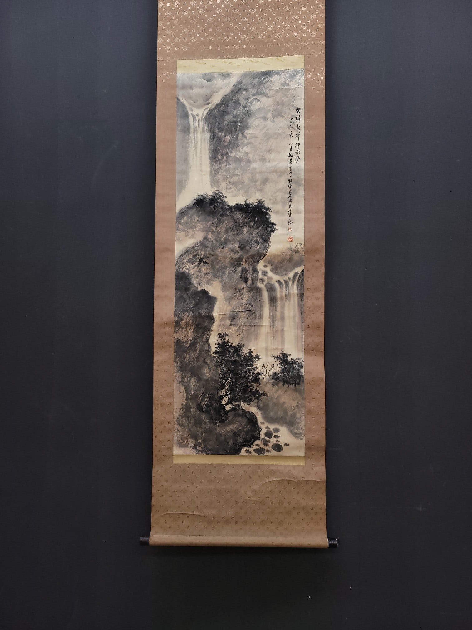 A Chinese Vertical Scroll Ink Painting of Landscape and Figure on Paper: A Chinese Vertical Scroll Ink Painting of Landscape and Figure on Paper Fu baoshi Without frame Size:40.5cmx121cm (The Dimensions Of All Batches Are Manually Measured.If You Need More Detailed Informa