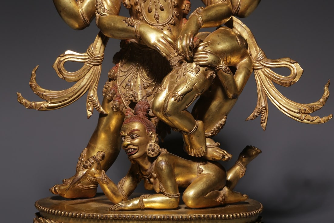 An Exquisite Gilt Bronze Buddha Statue - 4