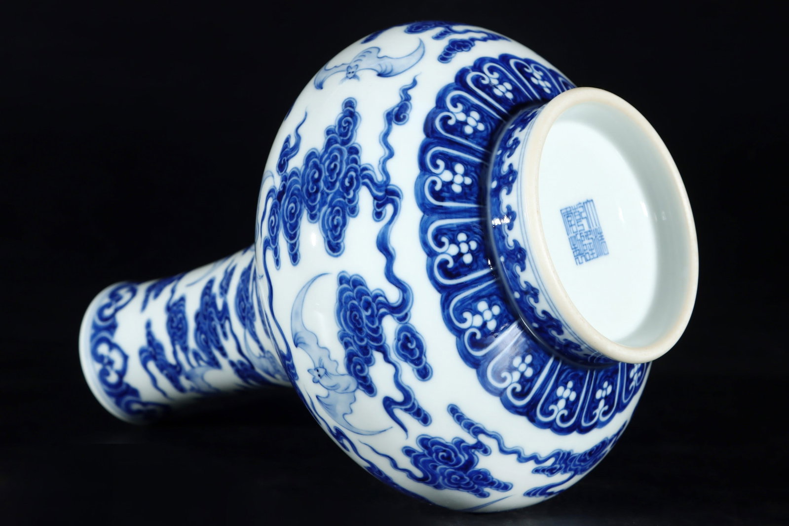 An Exquisite Blue and White Bats Pattern Vase - 8