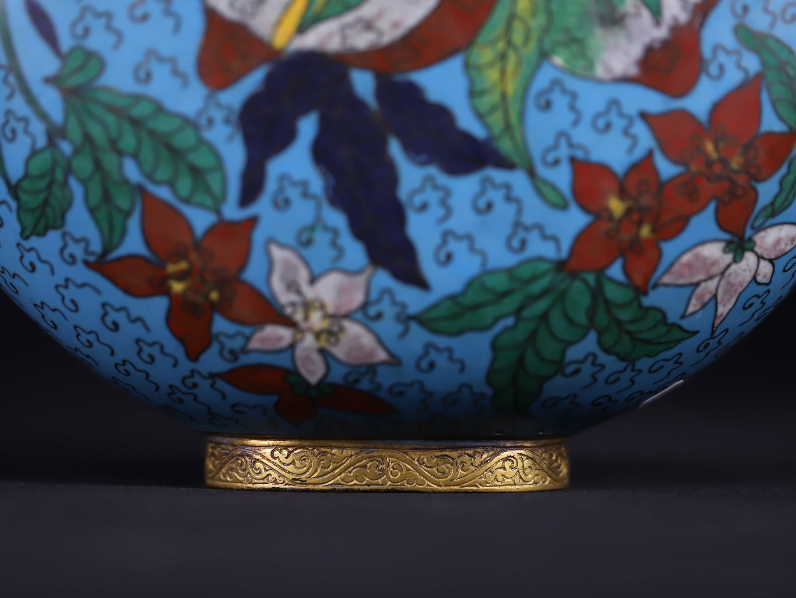 An Exquisite Cloisonne Flower and Fruit Pattern Vase - 6