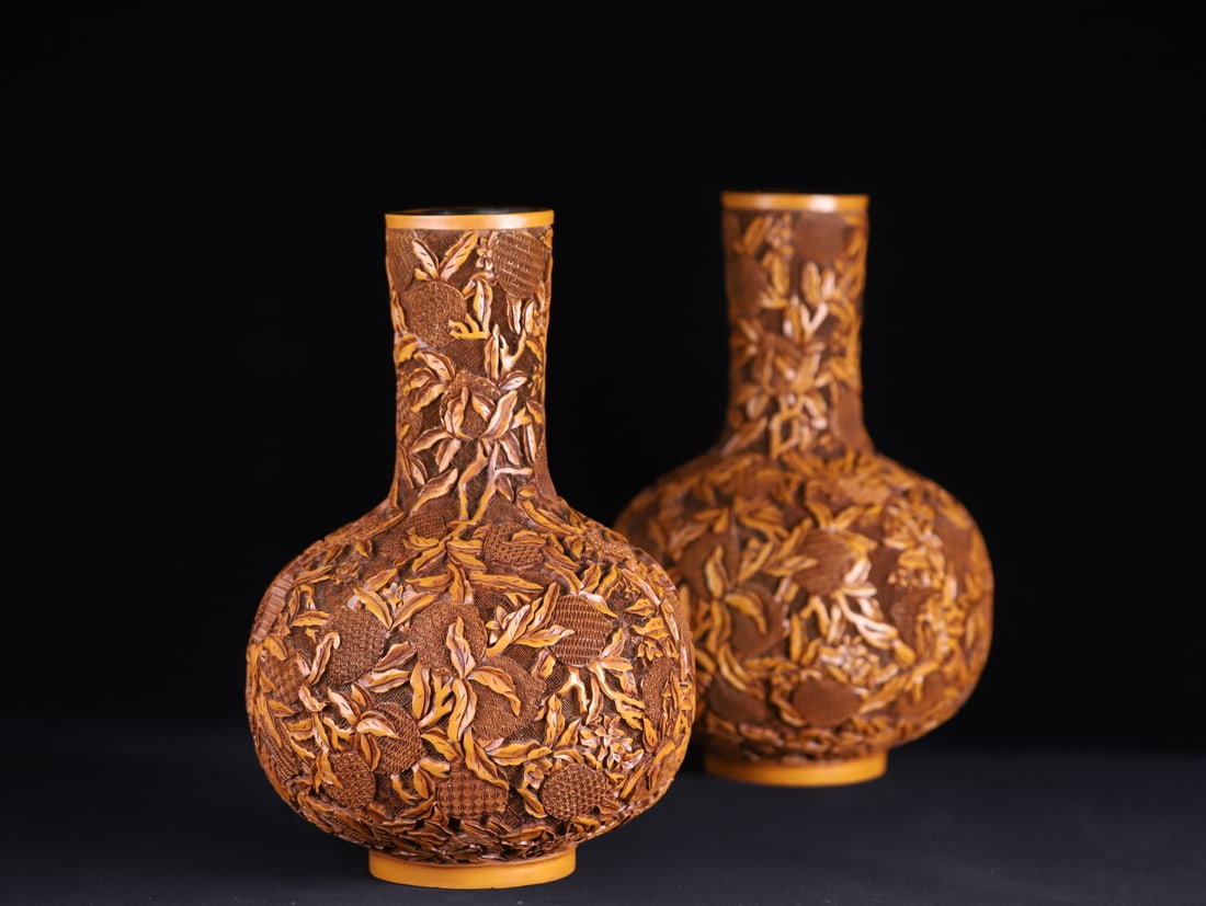 A Pair of Exquisite Carved Red Lacquer Flower and Fruit Pattern Vase: A Pair of Exquisite Carved Red Lacquer Flower and Fruit Pattern Vase Qing Dynasty, China Qianlong Six-character Mark Size:24cmx41cm (The Dimensions Of All Batches Are Manually Measured.If You Need