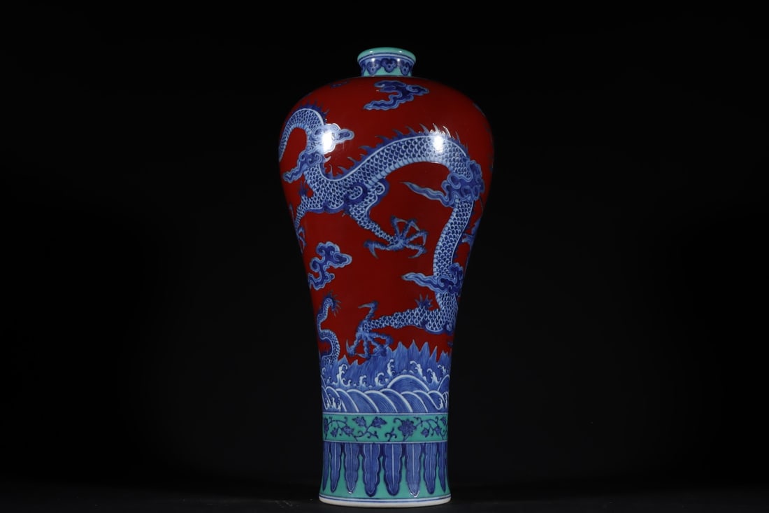 An Exquisite Blue and White Seawater Pattern Dragon Pattern Lotus Pattern Vase - 2