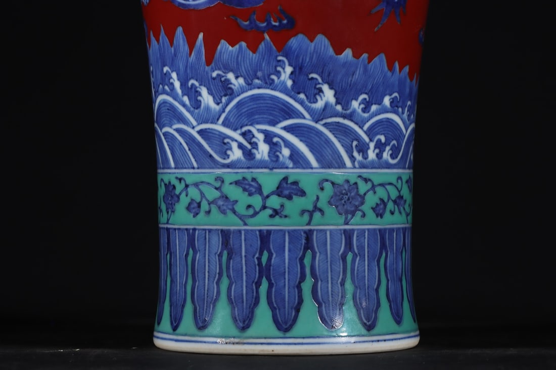 An Exquisite Blue and White Seawater Pattern Dragon Pattern Lotus Pattern Vase - 7