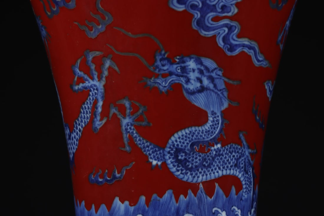 An Exquisite Blue and White Seawater Pattern Dragon Pattern Lotus Pattern Vase - 8