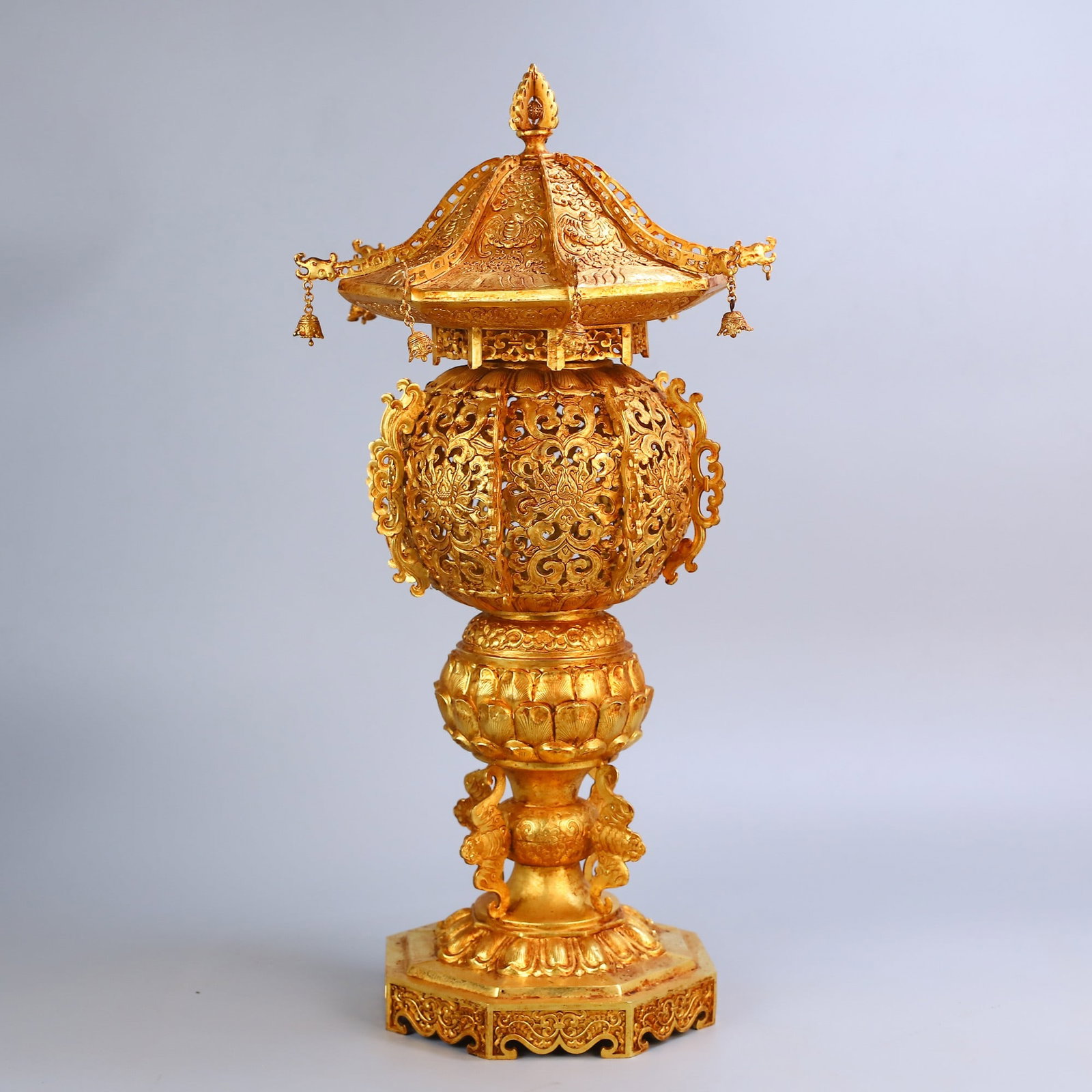 An Exquisite Gilt Bronze Lotus Pattern Palace Lantern - 9