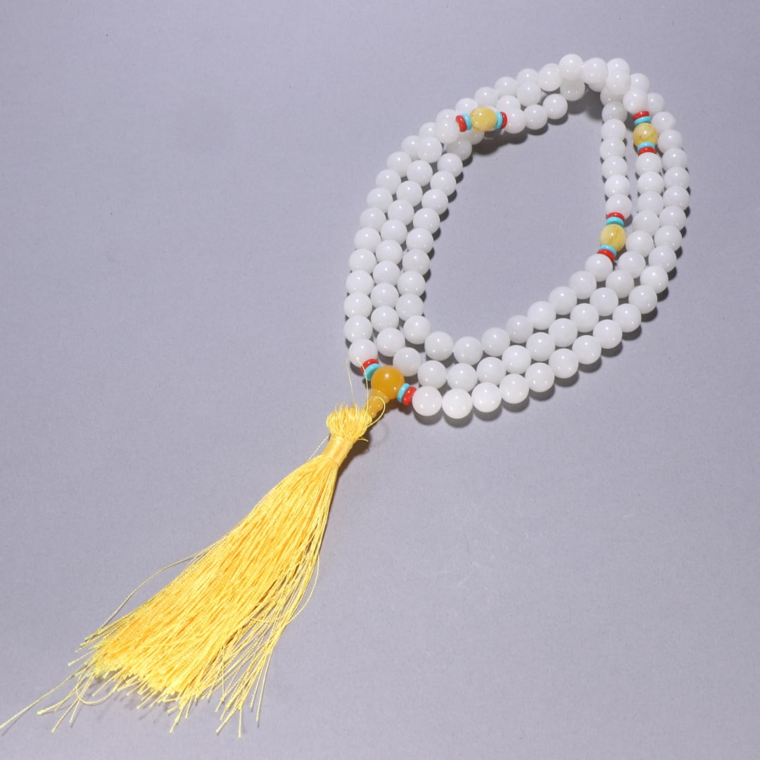 An Exquisite White Jade Bracelets
