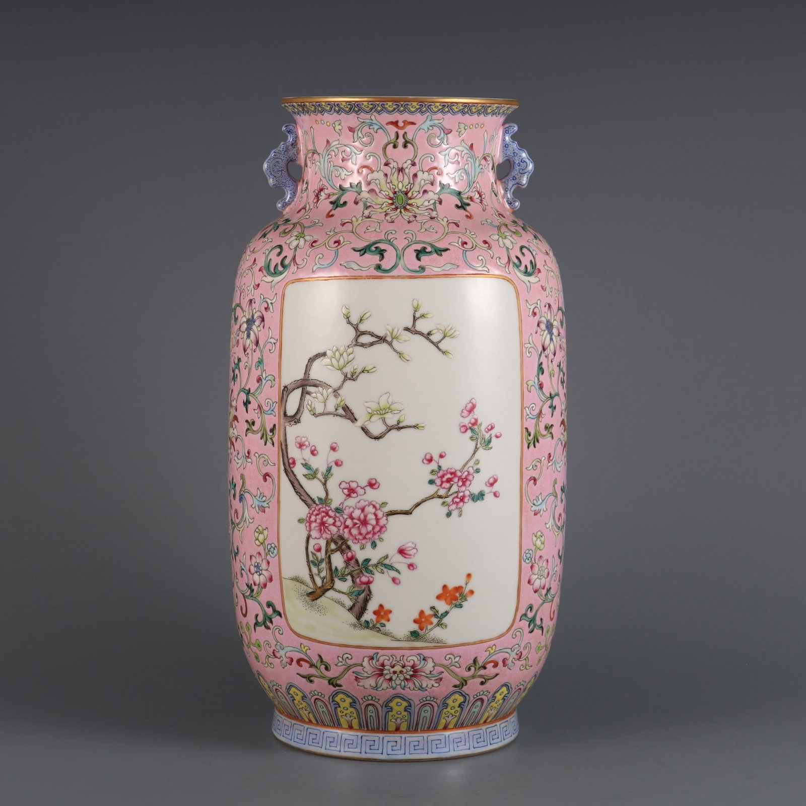 An Exquisite Famille-Rose Flower Pattern Lotus Pattern Double-Ears Vase: An Exquisite Famille-Rose Flower Pattern Lotus Pattern Double-Ears Vase Qing Dynasty, China Qianlong Six-character Mark Size:31.6cmx15.5cm (The Dimensions Of All Batches Are Manually Measured.If You