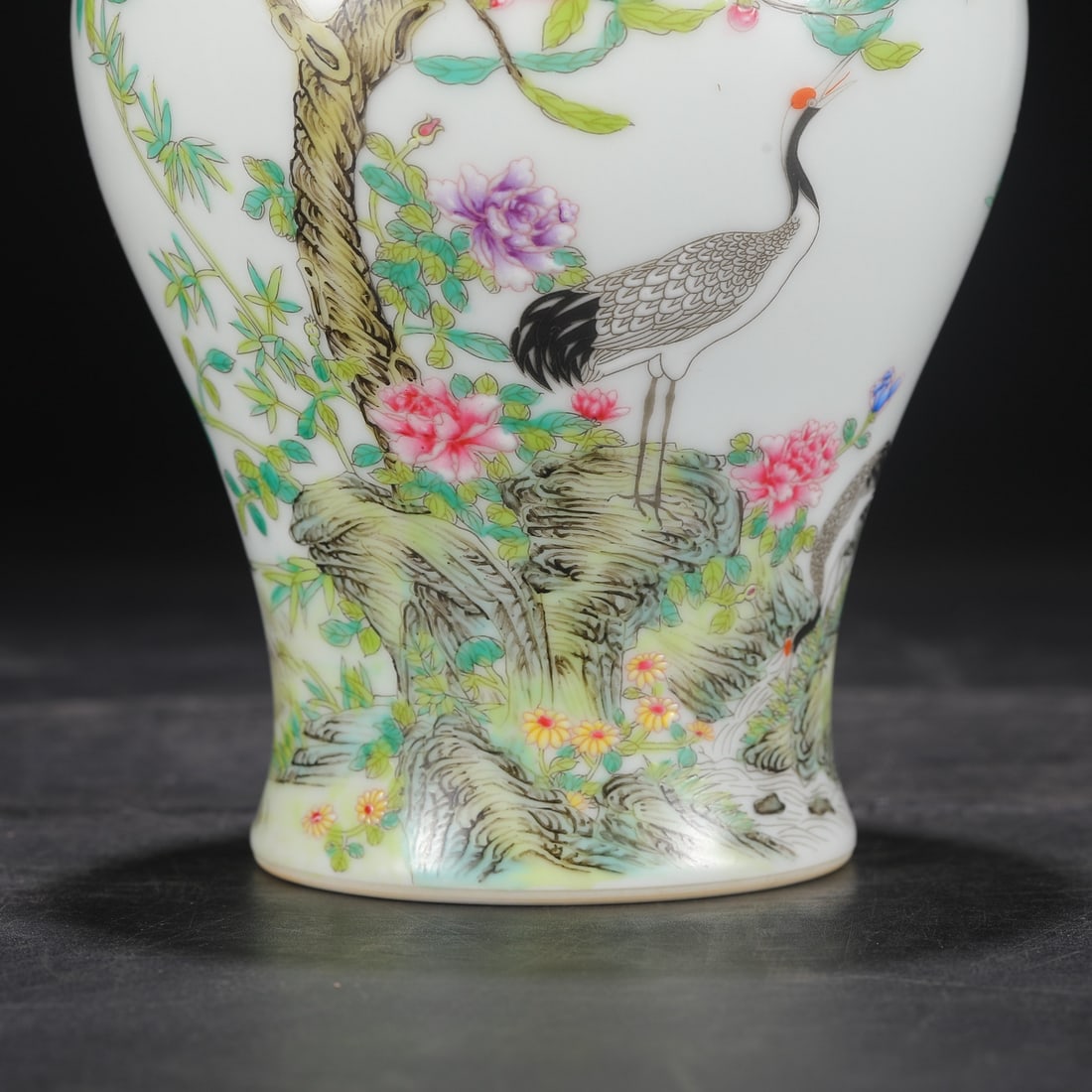 An Exquisite Enamel Flower and Bird Pattern Jar - 4