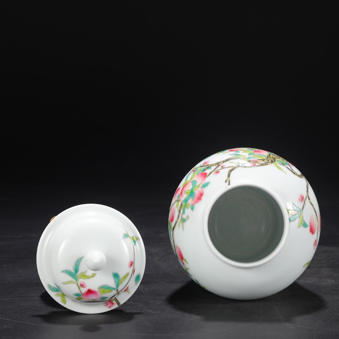 An Exquisite Enamel Flower and Bird Pattern Jar - 5