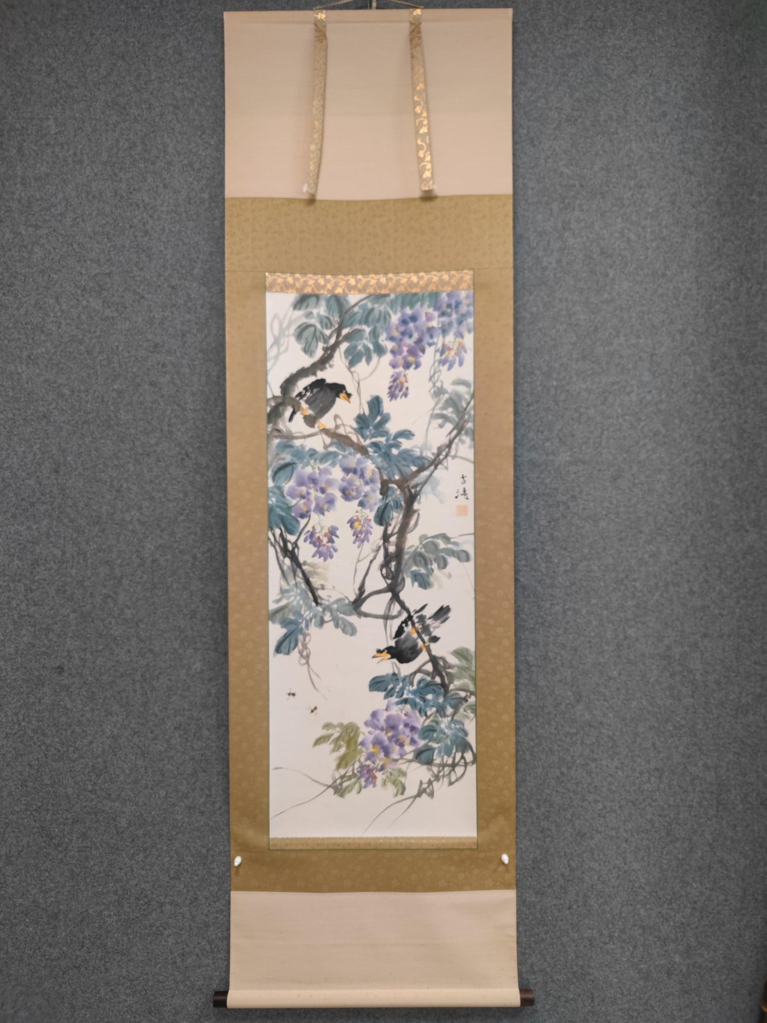 A Chinese Vertical Scroll Ink Painting of Flower and Bird on Paper: A Chinese Vertical Scroll Ink Painting of Flower and Bird on Paper Wang xuetao Without frame Size:103.5cmx39.5cm (The Dimensions Of All Batches Are Manually Measured.If You Need More Detailed