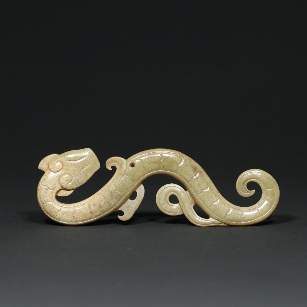 An Exquisite White Jade Dragon Pendant - 2