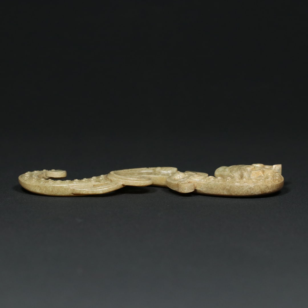An Exquisite White Jade Dragon Pendant - 3