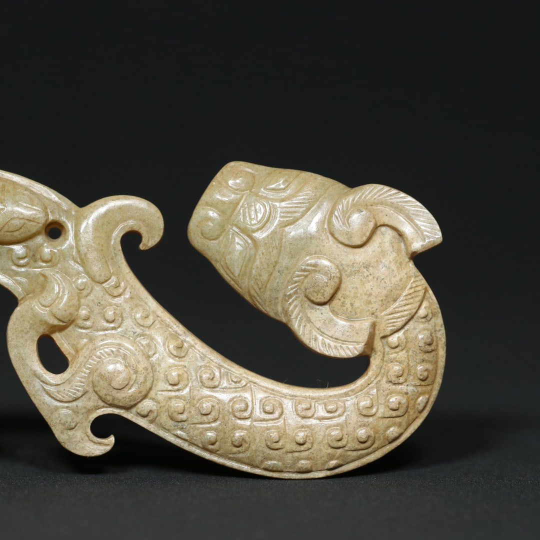 An Exquisite White Jade Dragon Pendant - 5