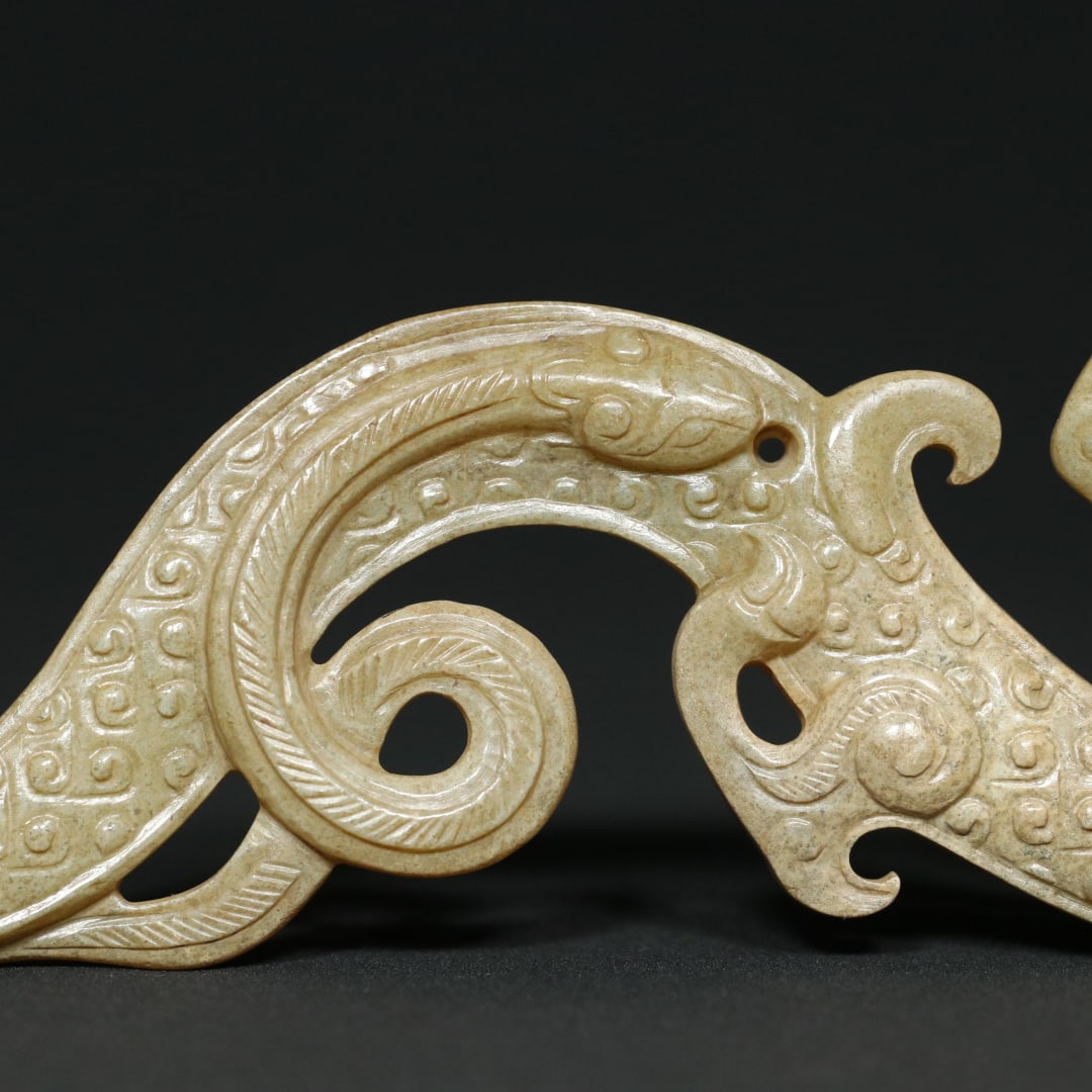 An Exquisite White Jade Dragon Pendant - 6
