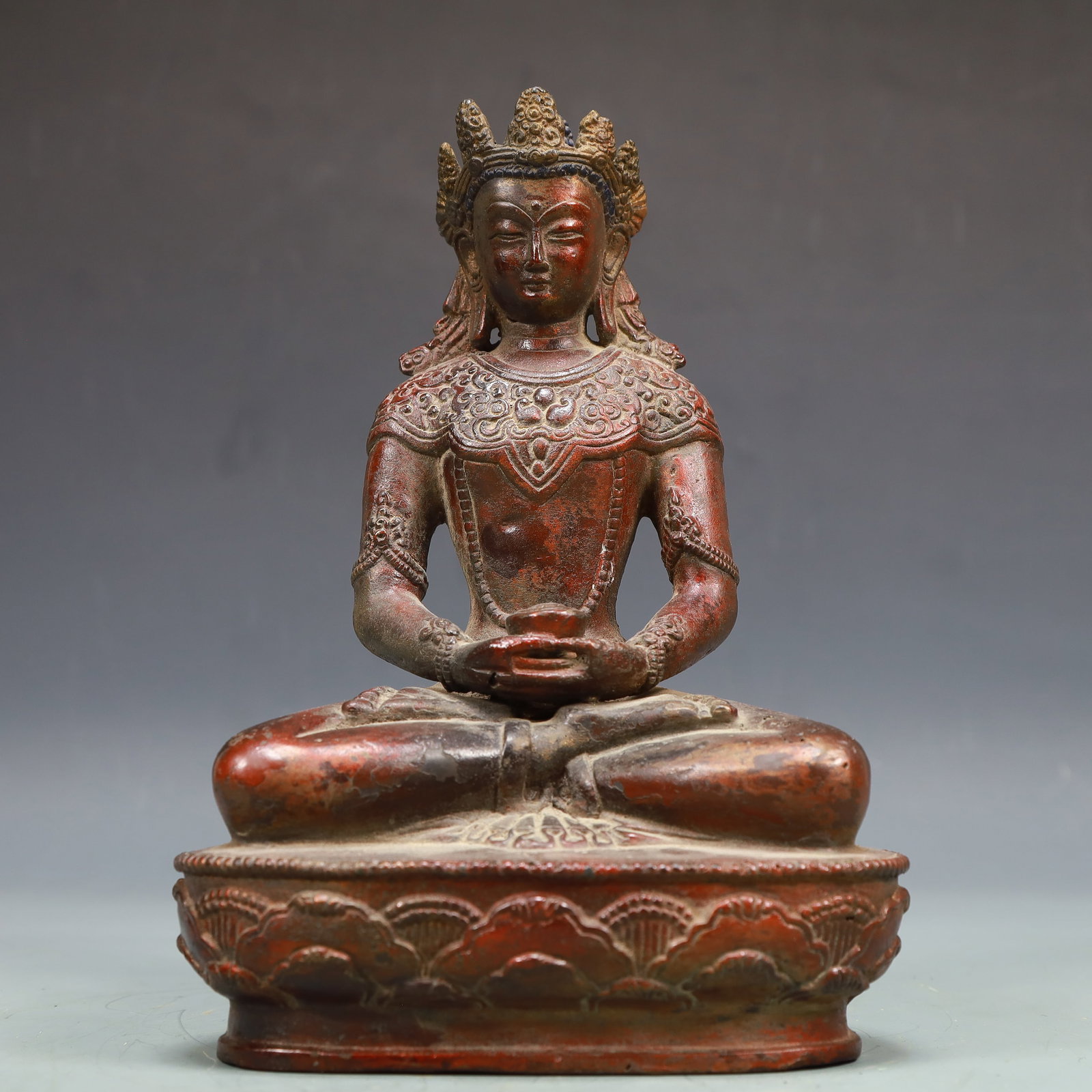 A Exquisite Coppery Statue of Amitayus: A Exquisite Coppery Statue of Amitayus Ming Dynasty, China Size:14.5cmx9cmx21.5cm Weight:2400g (The Dimensions Of All Batches Are Manually Measured.If You Need More Detailed Information, Please