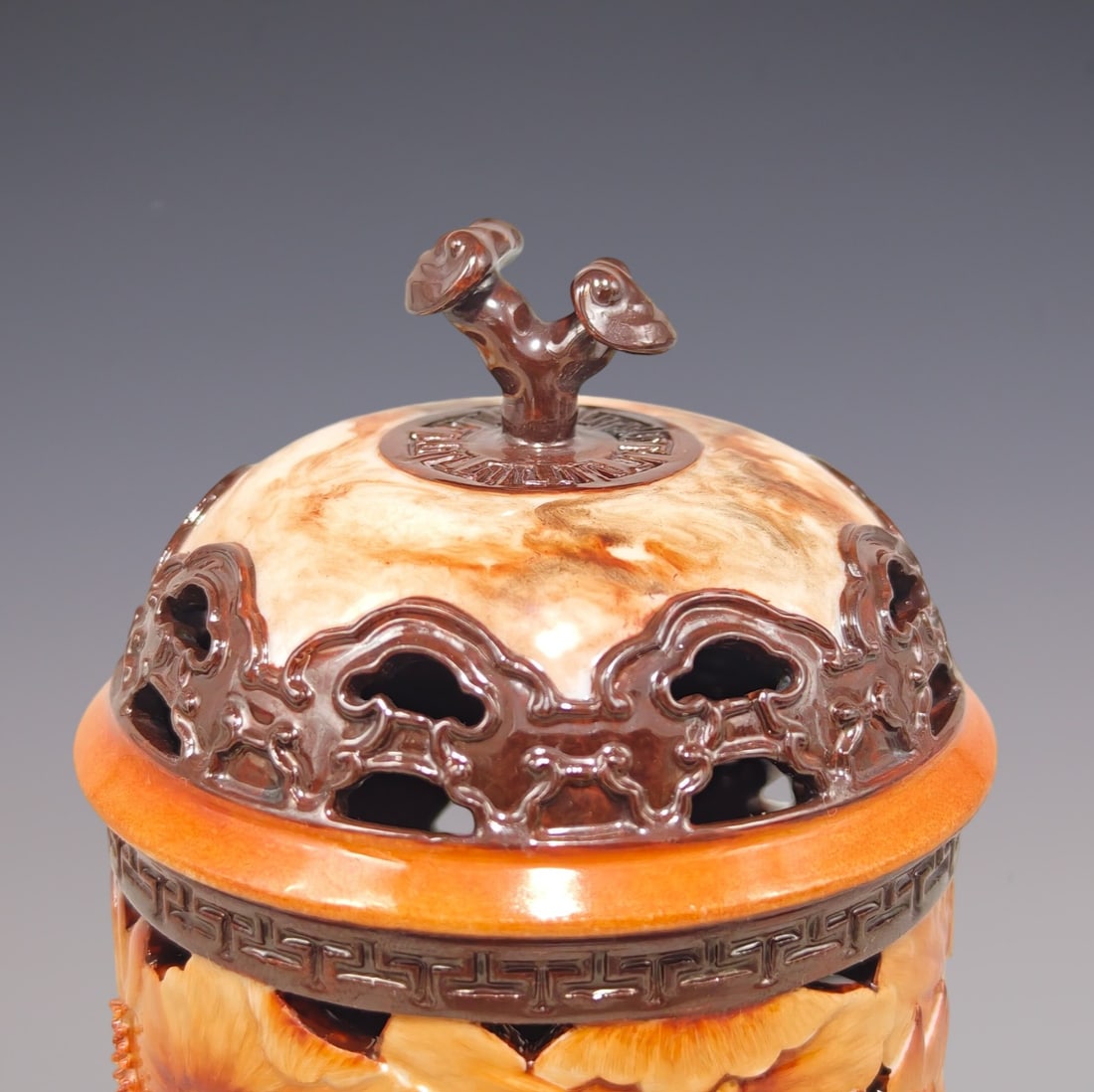 An Exquisite Iron-Red Flower Pattern Censer - 3