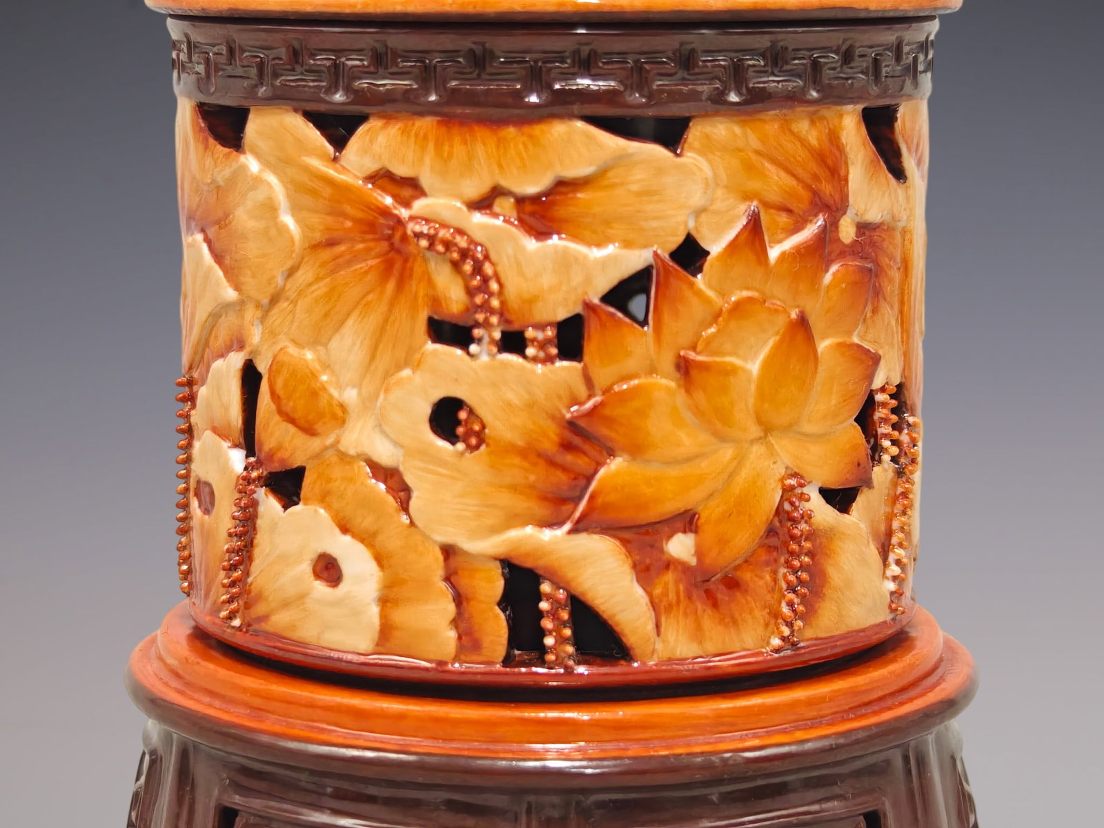 An Exquisite Iron-Red Flower Pattern Censer - 4