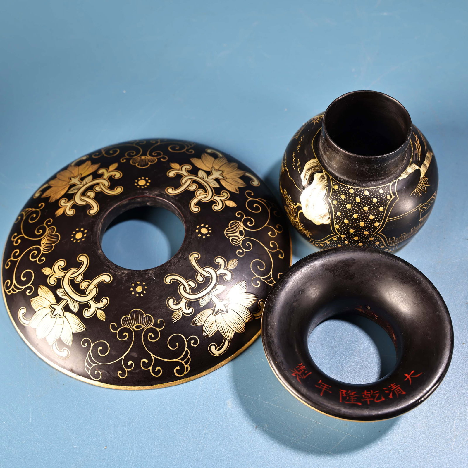An Exquisite Black Lacquer Painted Gold Landscape Pattern Plate - 8