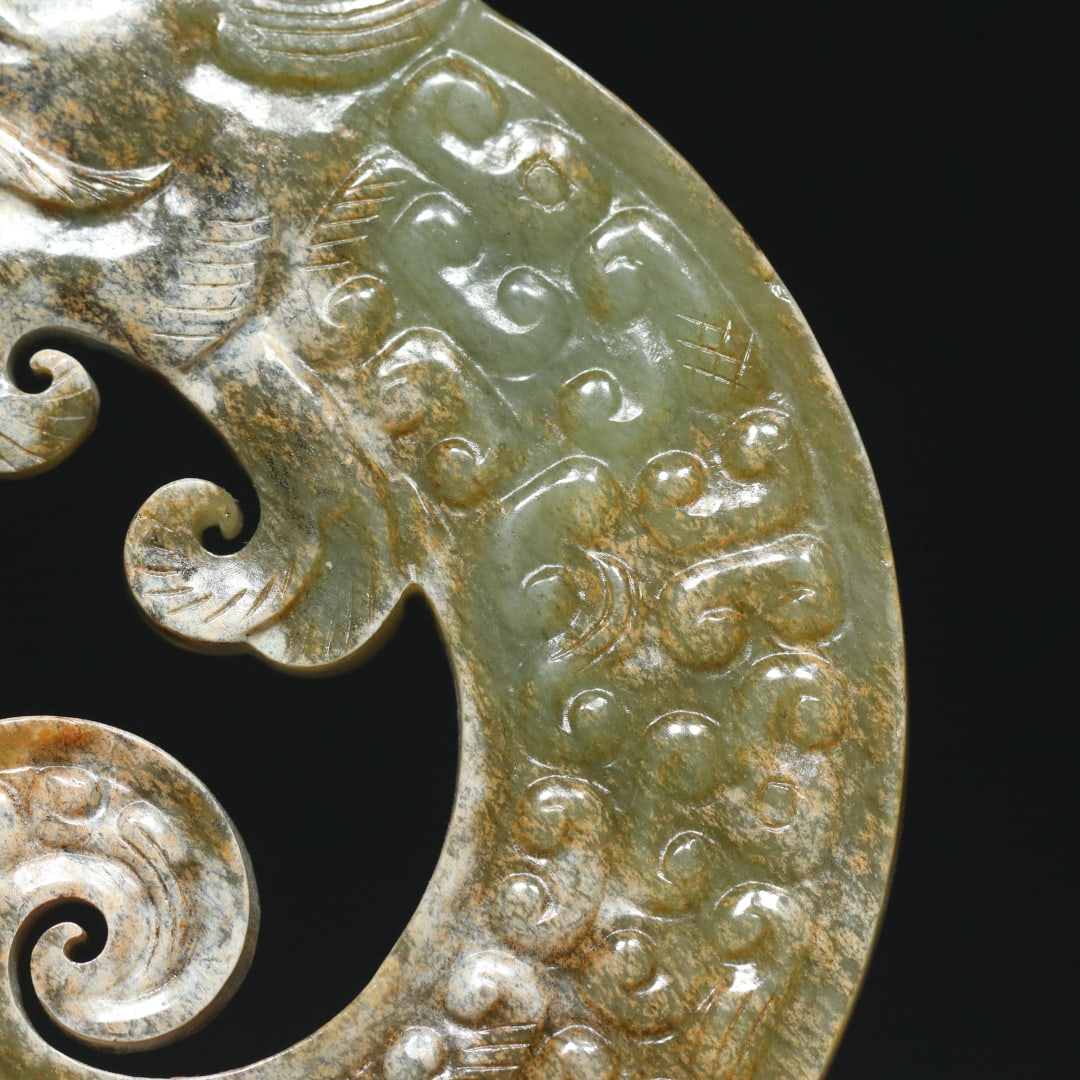 An Exquisite White Jade Dragon Pendant - 5